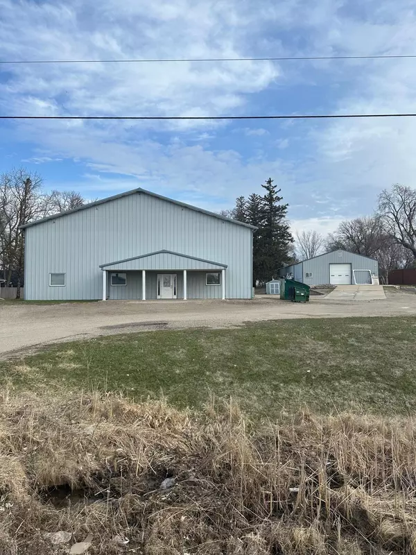 2424 Hoffman DR, Owatonna, MN 55060