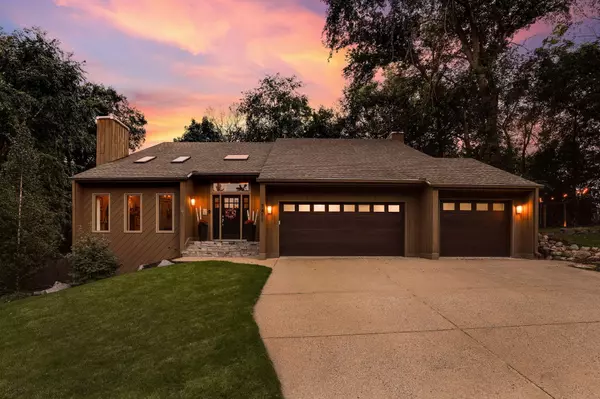 7411 W 114th ST, Bloomington, MN 55438