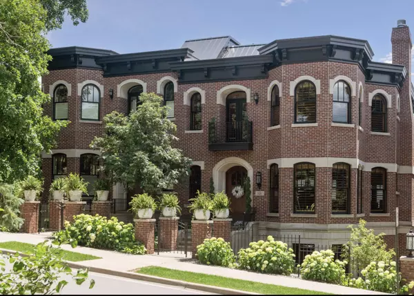 540 Rice ST E, Wayzata, MN 55391