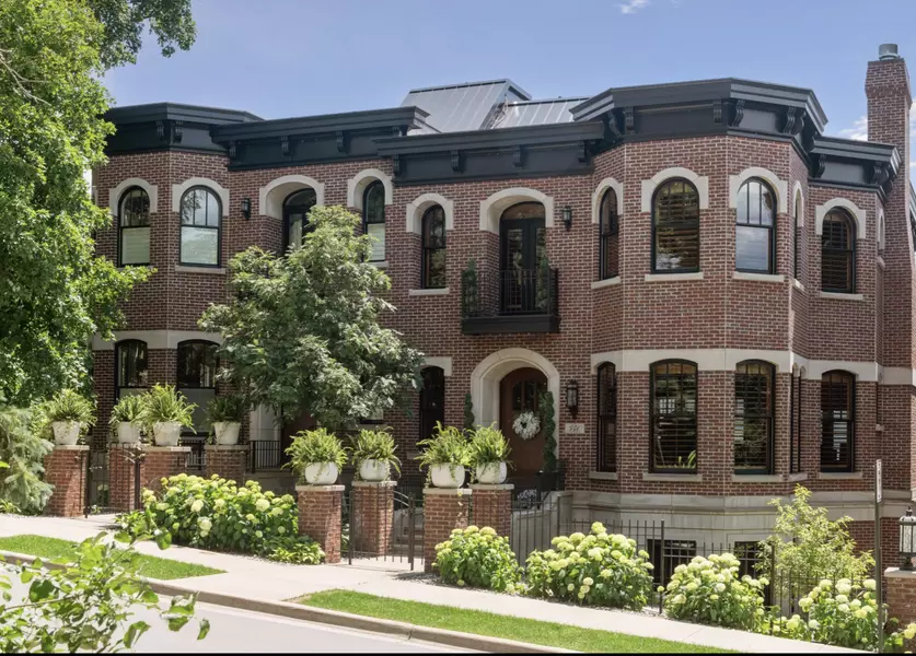 540 Rice ST E, Wayzata, MN 55391