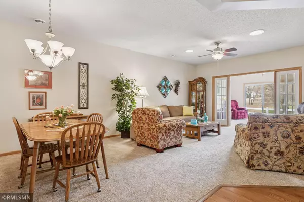 Cottage Grove, MN 55016,7415 Timber Crest DR