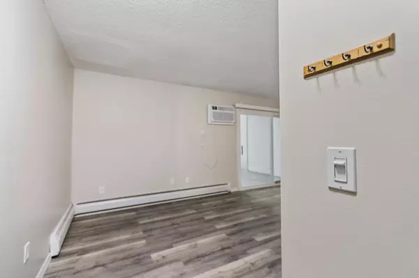 Burnsville, MN 55337,12830 Nicollet AVE #102