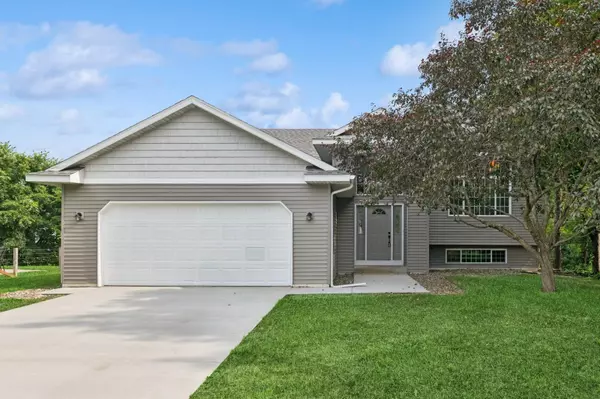 Monticello, MN 55362,9518 River Forest DR