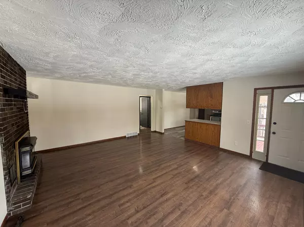 Litchfield, MN 55355,613 S Litchfield AVE