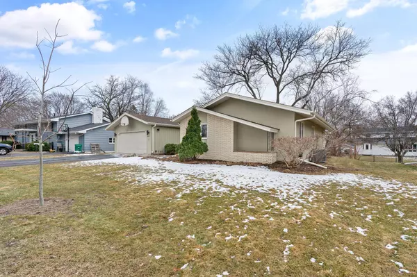 New Hope, MN 55427,8409 Hopewood LN N