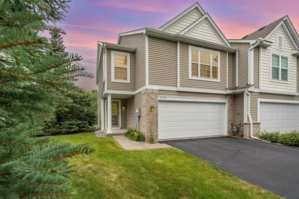 2246 Saint Johns CIR, Woodbury, MN 55129