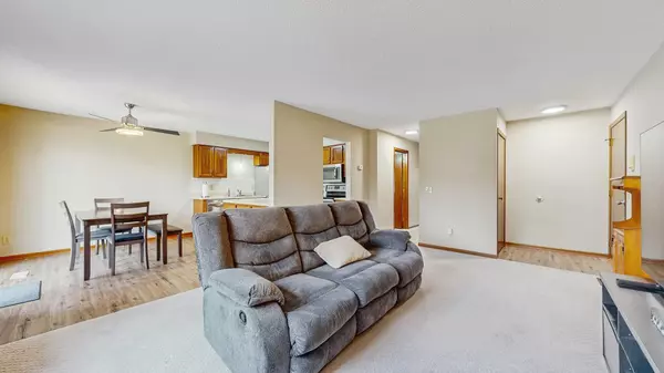 Vadnais Heights, MN 55127,993 Heritage CT E