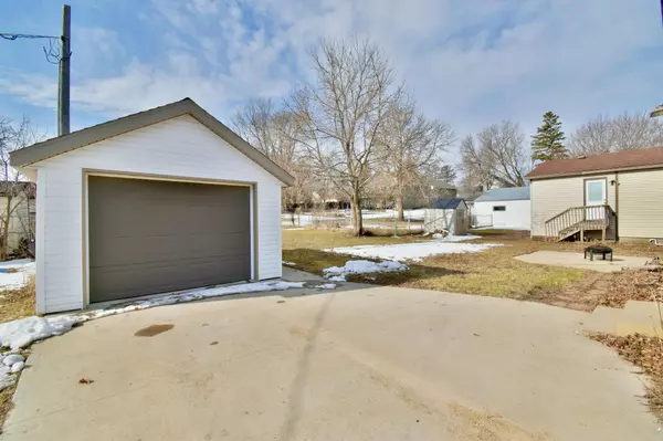 Sauk Centre, MN 56378,517 8th ST S
