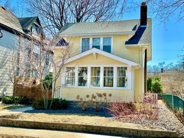 Saint Paul, MN 55107,168 Isabel ST W