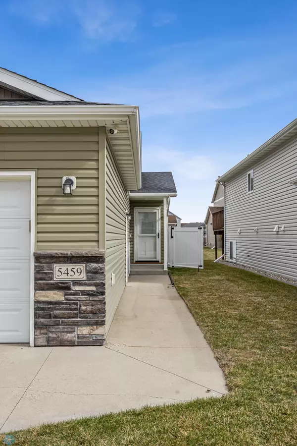 Fargo, ND 58104,5459 49th AVE S