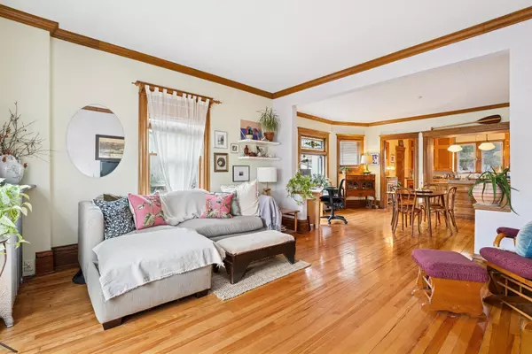 Minneapolis, MN 55413,822 4th ST NE
