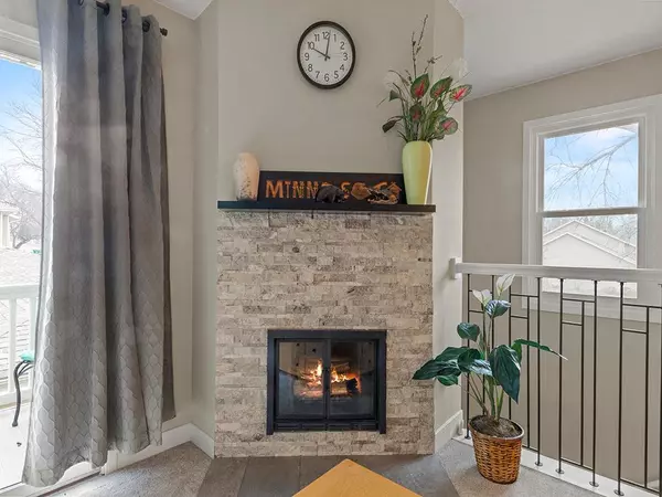 Burnsville, MN 55337,1034 E Travelers TRL #32