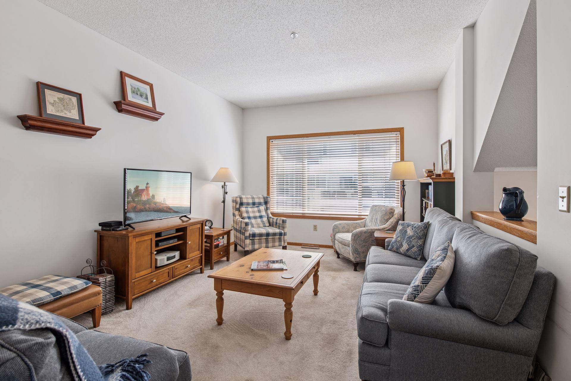 Minnetonka, MN 55305,907 Fairfield WAY