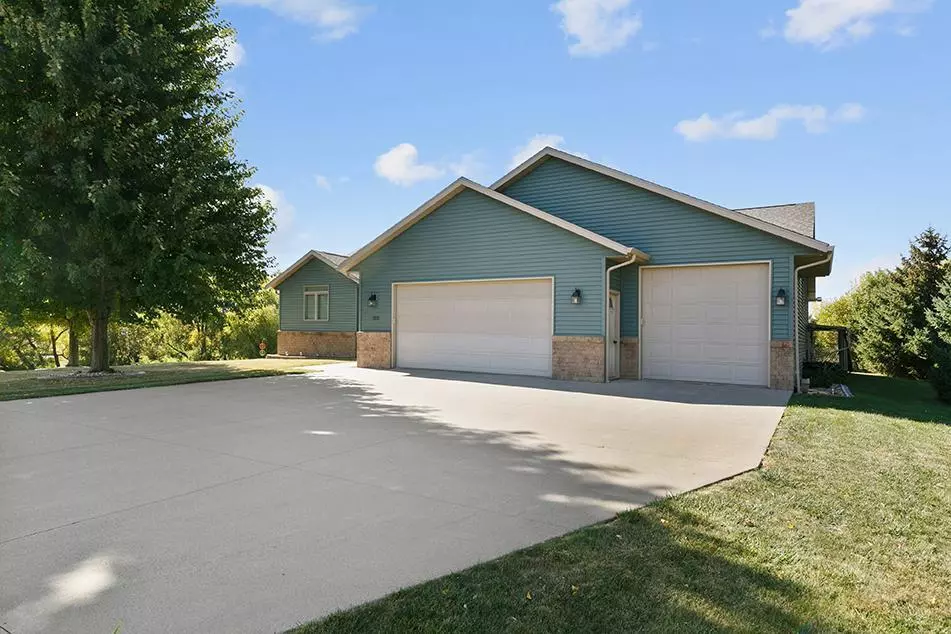 Eagle Lake, MN 56024,252 Oak DR