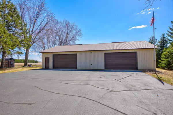 Roberts, WI 54023,1031 100th AVE