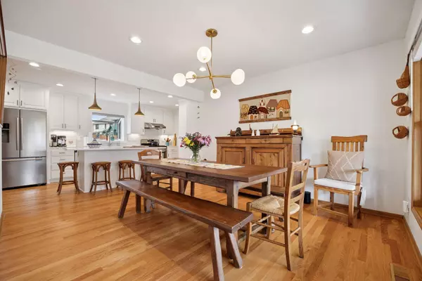 6075 Yucca LN N, Plymouth, MN 55446