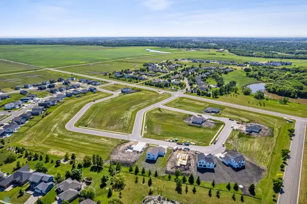 Moorhead, MN 56560,4724 Hampton LOOP S
