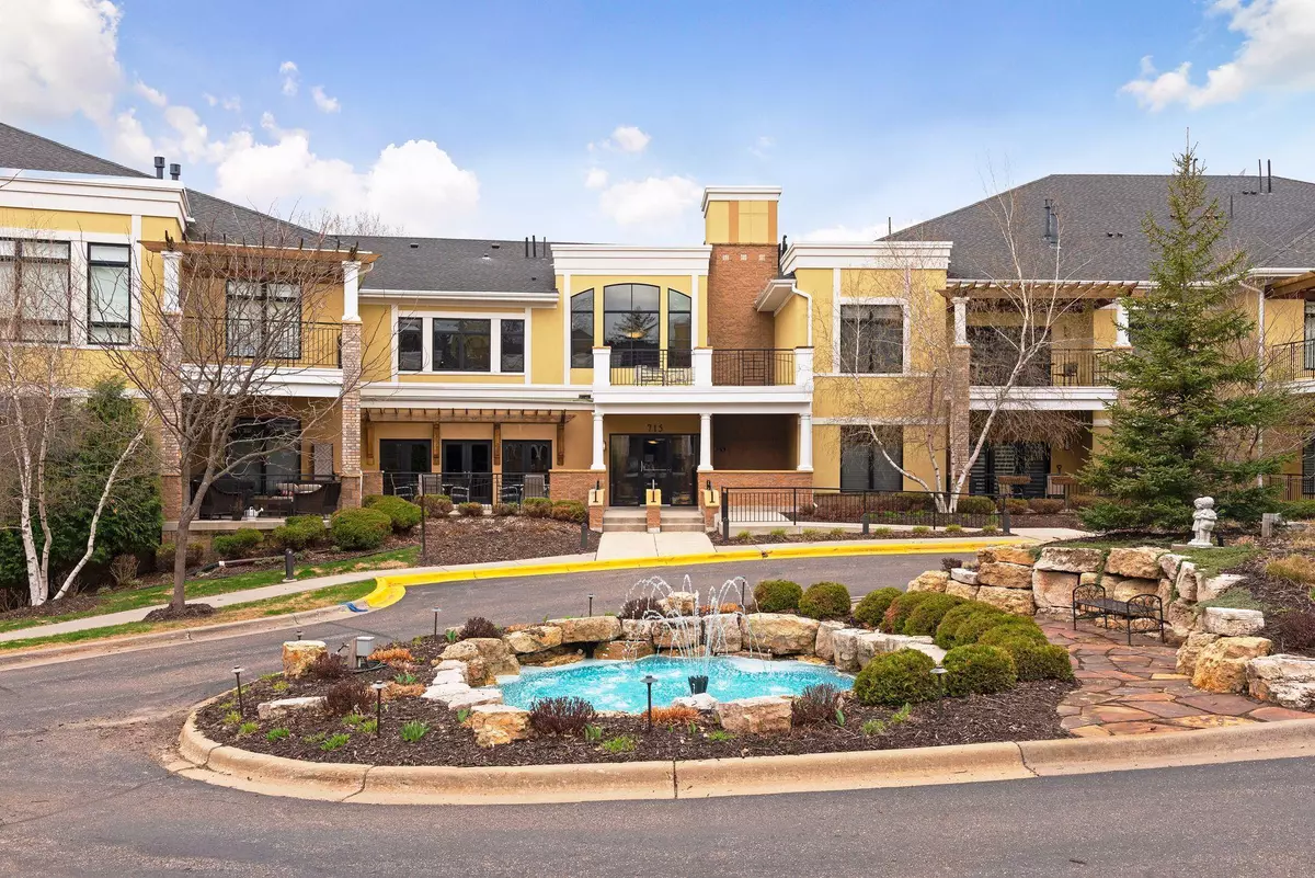 Mendota Heights, MN 55118,715 Linden ST #107
