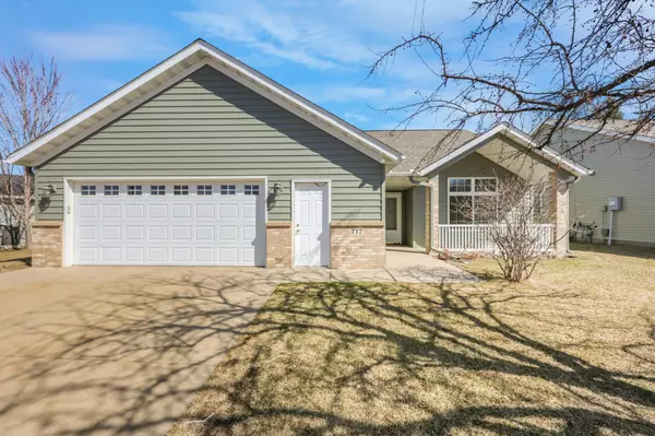 Sartell, MN 56377,717 Oak Pond DR