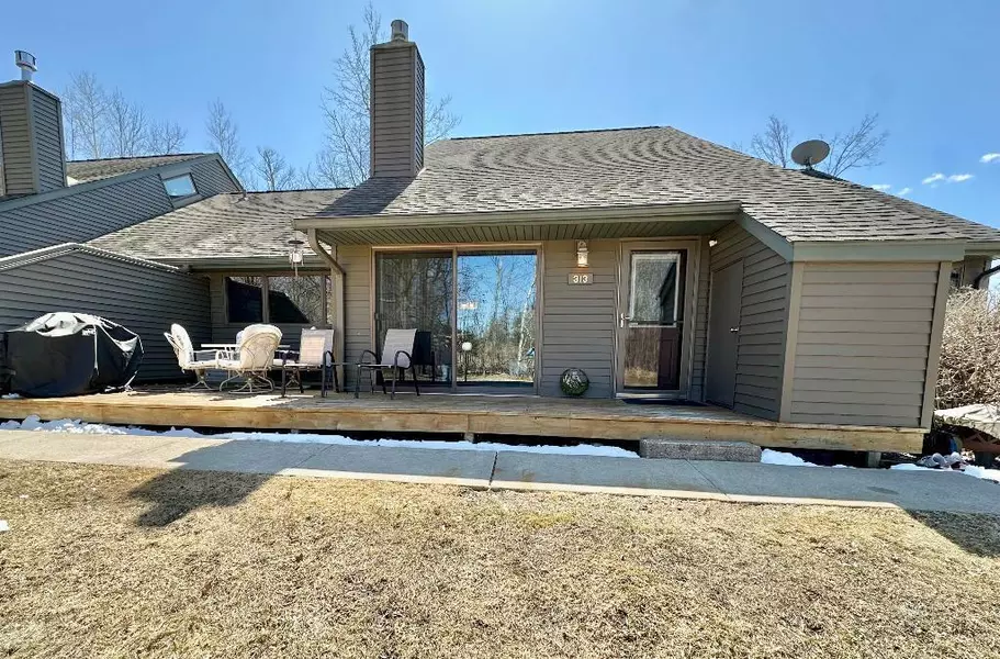 313 Quadna Mountain RD, Hill City, MN 55748
