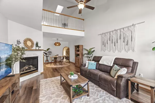 Hudson, WI 54016,2322 Oakridge CIR