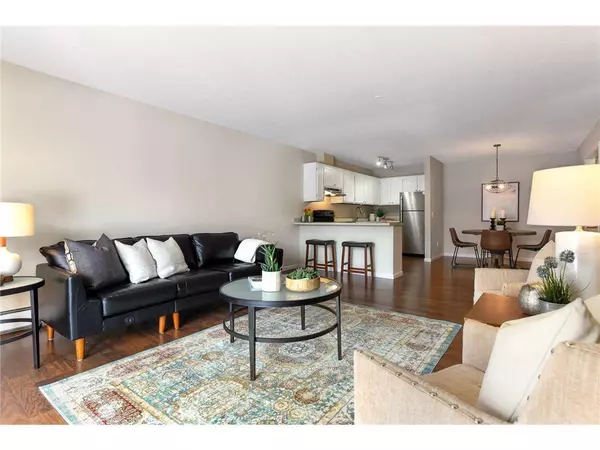 Minnetonka, MN 55305,10211 Cedar Lake RD #109