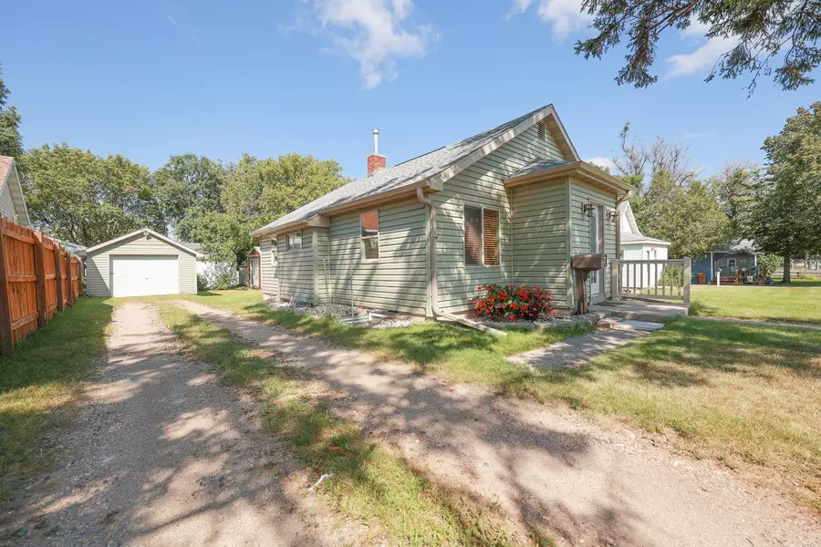 220 North ST W, Detroit Lakes, MN 56501