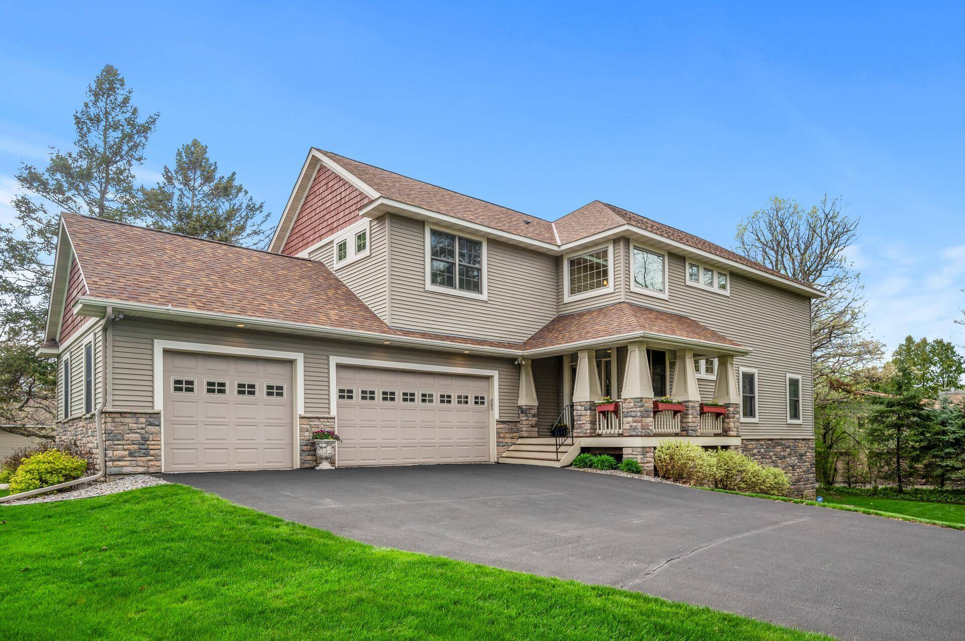 Roseville, MN 55113,2175 Acorn RD