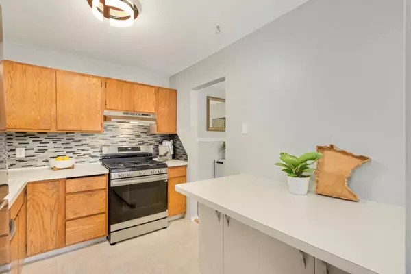 Eden Prairie, MN 55344,11160 Anderson Lakes Pkwy #314