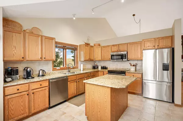 Bloomington, MN 55438,7224 Oak Pointe Curve