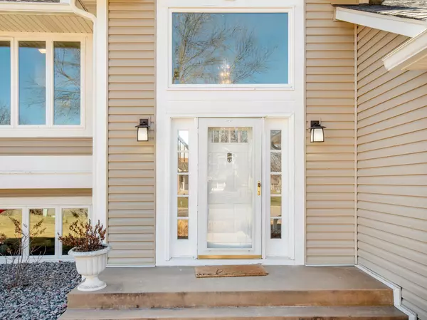 Oakdale, MN 55128,2420 Homestead CT N