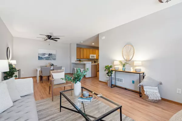 Hugo, MN 55038,13457 Europa CT N #8