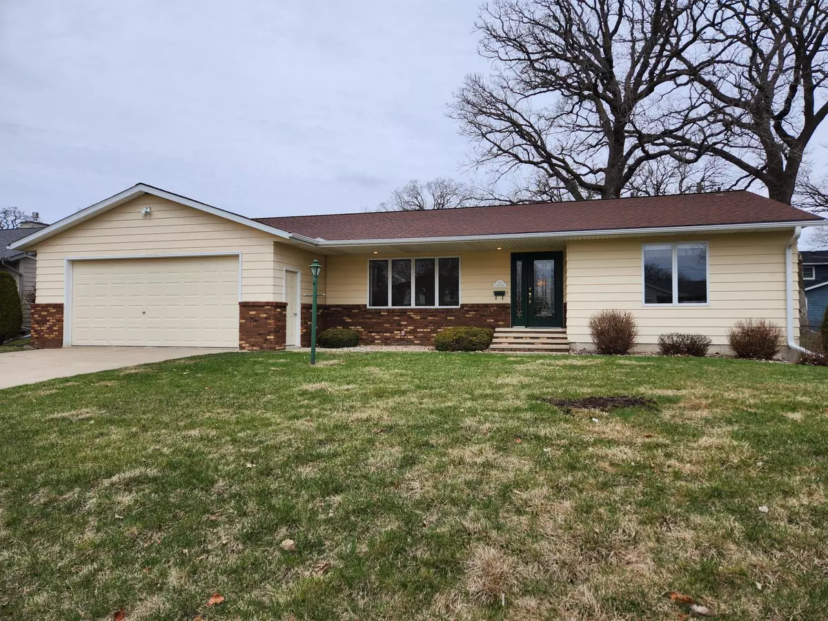 Albert Lea, MN 56007,211 Glenn RD