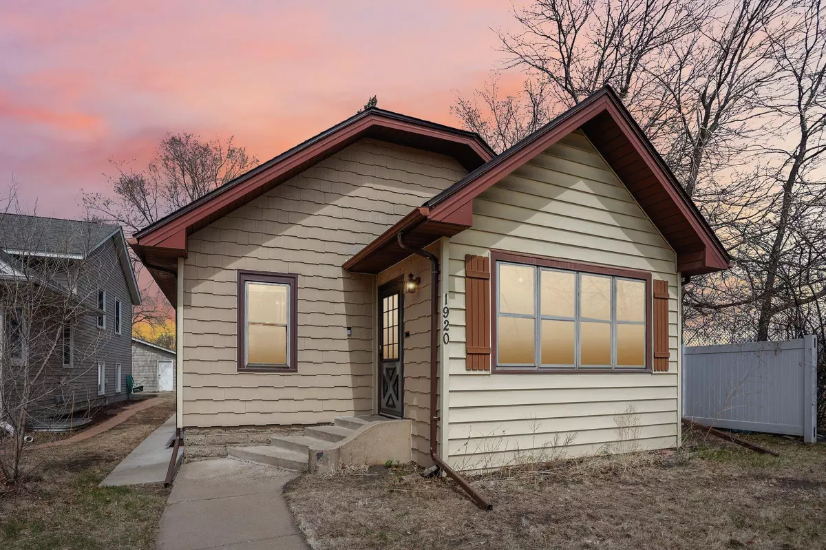 Minneapolis, MN 55404,1920 E 26th ST