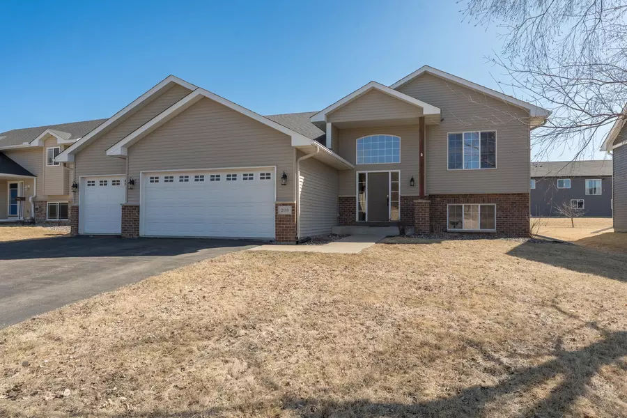 208 Art ST NW, New Prague, MN 56071