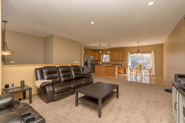 New Prague, MN 56071,208 Art ST NW