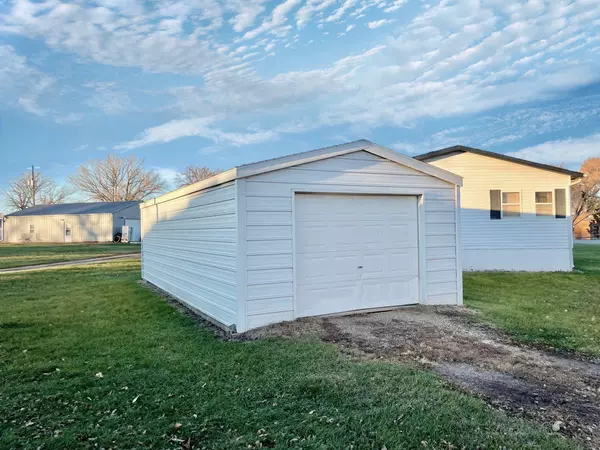 Sanborn, MN 56083,513 N Main ST