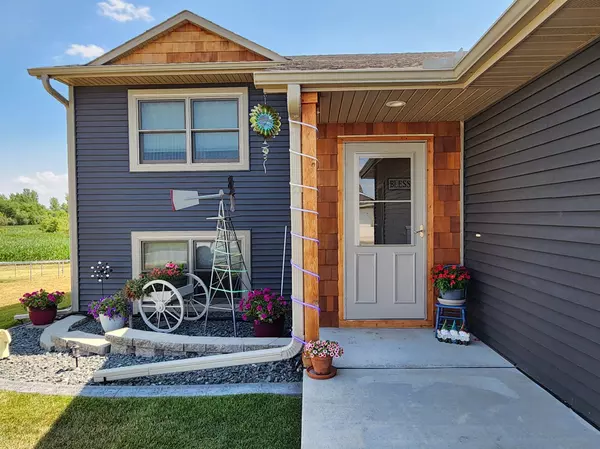 Plainview, MN 55964,605 7th AVE NE