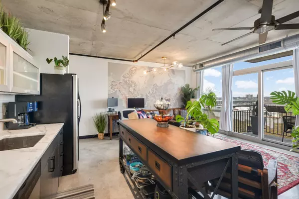 Minneapolis, MN 55401,730 N 4th ST #607