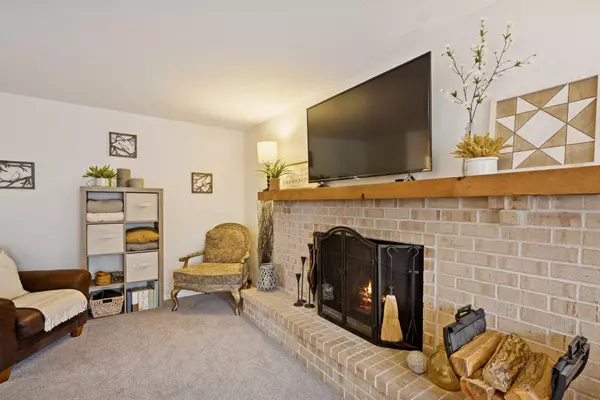 Plymouth, MN 55446,4504 Quantico LN N