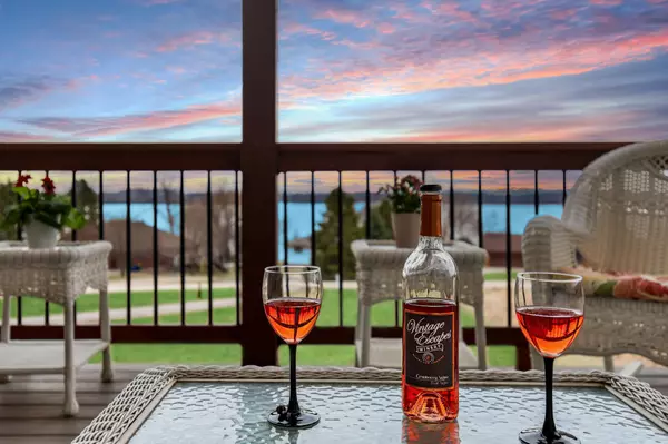 4071 Wells Lake CT, Faribault, MN 55021