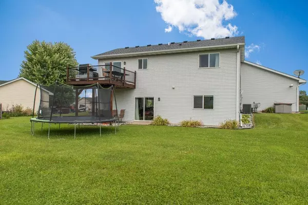 Montrose, MN 55363,922 Steamboat LN