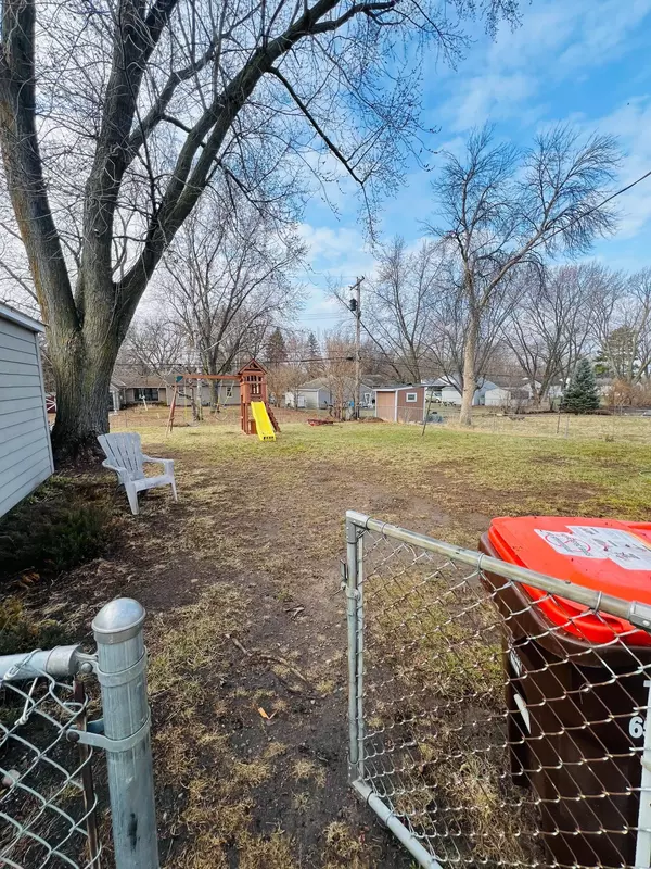 Maplewood, MN 55109,1468 County Road B E