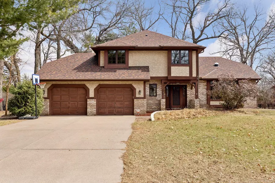 5940 Churchill ST, Shoreview, MN 55126