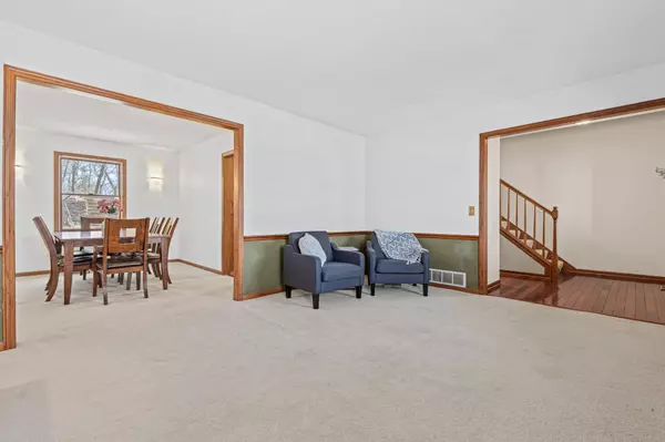 Oakdale, MN 55128,4955 Hillvale AVE N