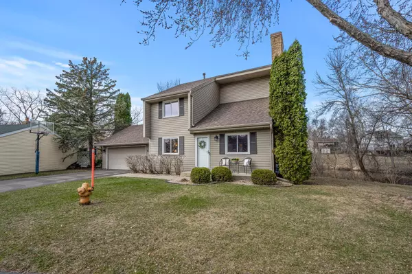 Arden Hills, MN 55112,1127 Benton WAY