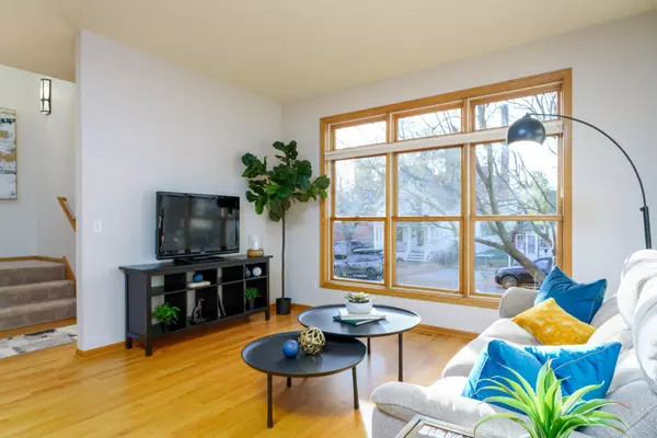 Saint Paul, MN 55102,392 Duke ST