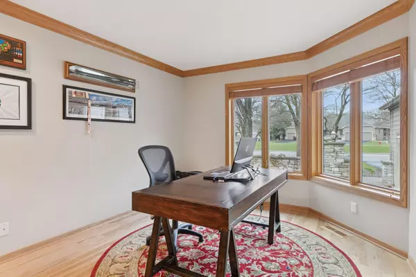 Woodbury, MN 55125,3711 Village CT