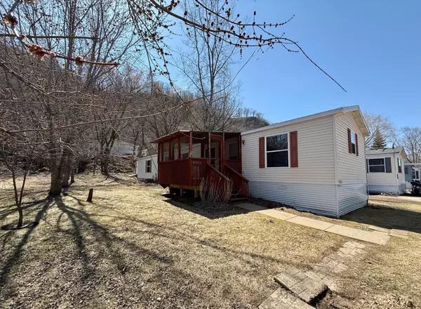 1756 US HWY 61 #29, Lake City, MN 55041