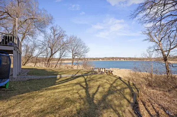 Minnetonka, MN 55345,14217 Brunsvold RD